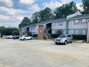 Building Photo - 402 Commons Dr