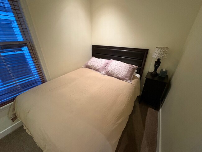 Foto del edificio - 3238 N Hoyne Ave