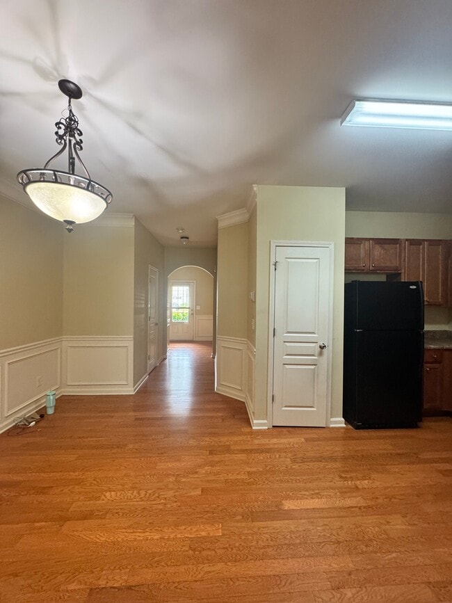 Building Photo - 6215 Elmshorn Way