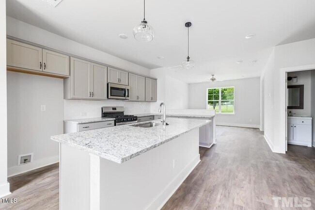 Foto del edificio - 857 S Franklin St