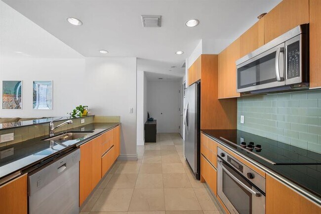 Foto del edificio - 1050 Brickell Ave