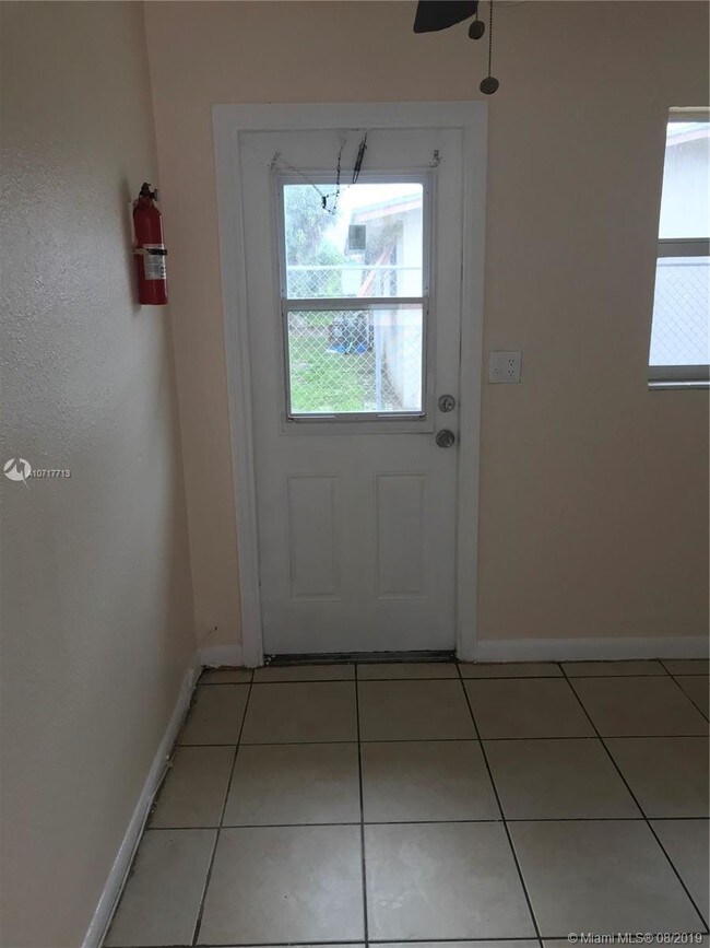 Foto del edificio - 1634 W 9th St