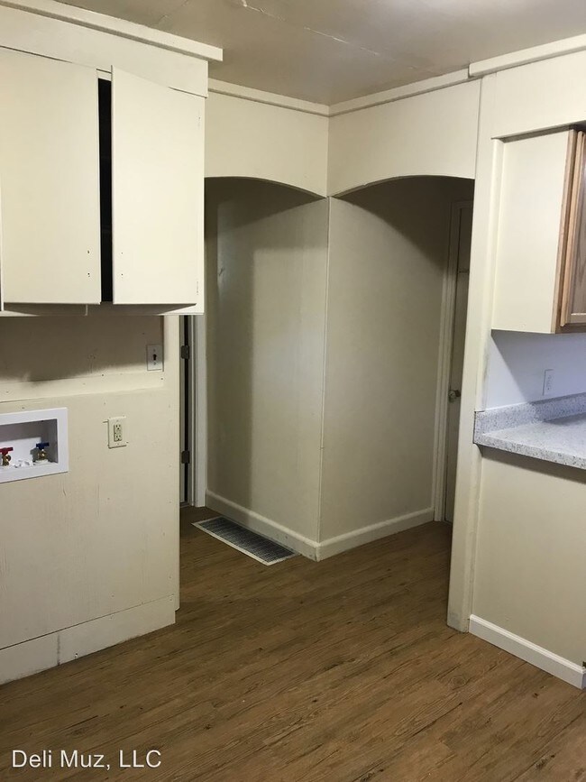 Building Photo - 4 br, 1 bath House - 1726 S New York Ave