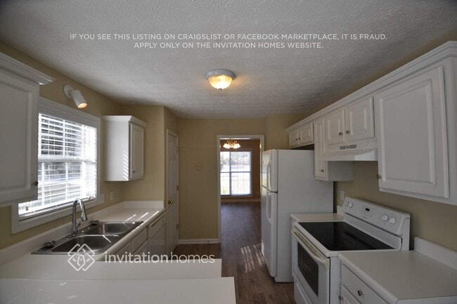 Building Photo - 1661 Hampton Walk Dr NE