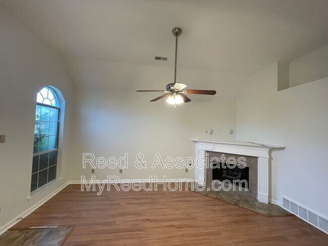 Foto del edificio - 1490 Estacada Way