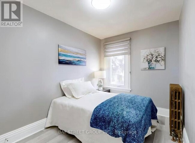 Photo du bâtiment - 202 W 2nd St