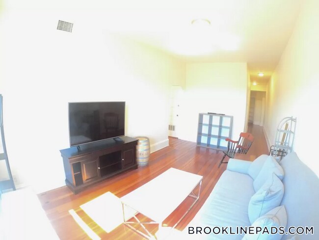 Foto del edificio - 1463 Beacon St
