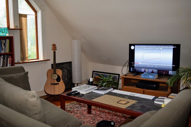 Building Photo - 30 Bardwell St