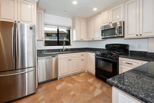Foto del edificio - Beachside Living in Santa Barbara – 2-Bedr...