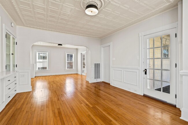 Building Photo - 26 Reservoir Ave