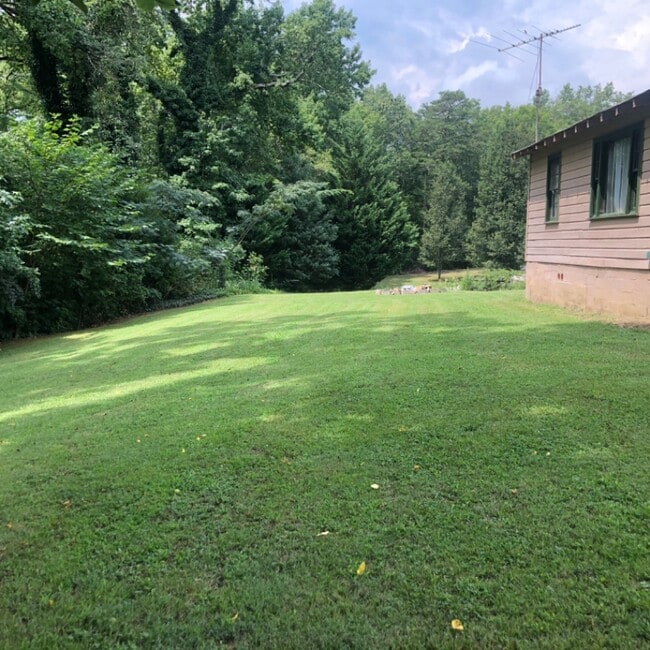 Foto del edificio - 864 Jess Town Ln