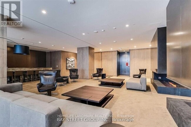 Building Photo - 27 Bathurst St