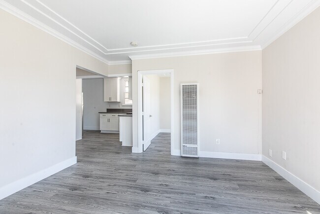 Foto del edificio - 3807 1/4 W Adams Blvd-
