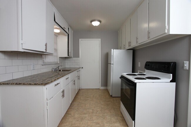 Foto del edificio - 6502-6506 E Bayley St