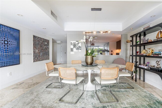 Foto del edificio - 2627 S Bayshore Dr