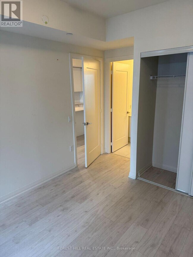 Photo du bâtiment - 8960 Jane St