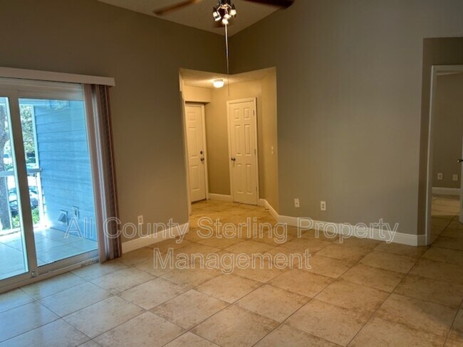 Foto del edificio - 2548 Grassy Point Dr