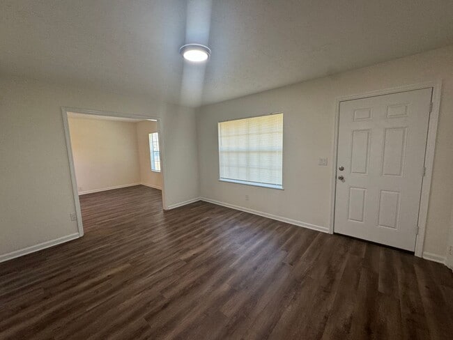 Foto del edificio - Move In Special! Coming Soon 4 Bed / 2 Bat...