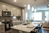 Foto principal - 5900 Cameron Rd