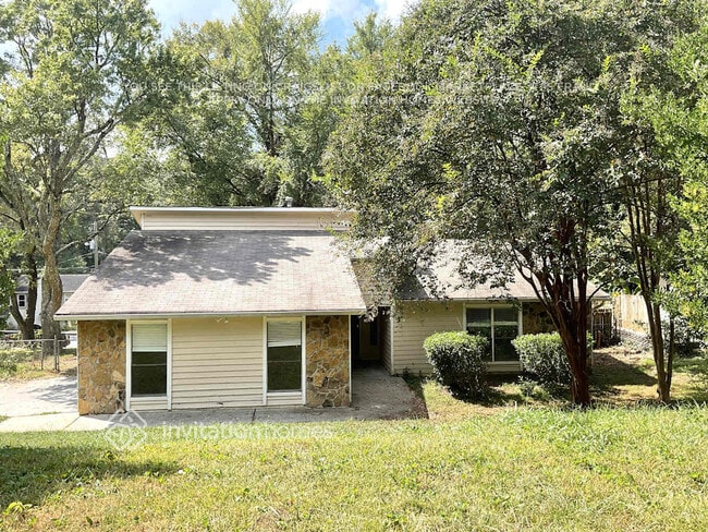 Building Photo - 1532 Kings Ridge Dr NW