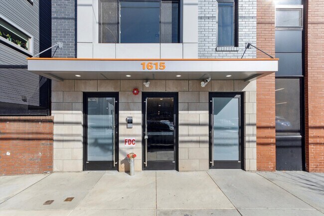 Foto del edificio - 1615 Poplar St