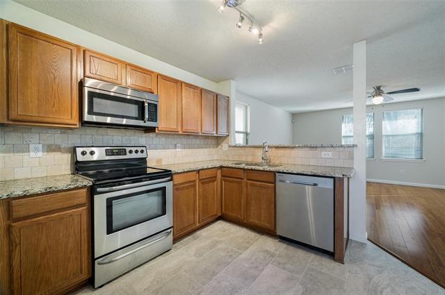 Foto del edificio - 1316 Willow Tree Dr