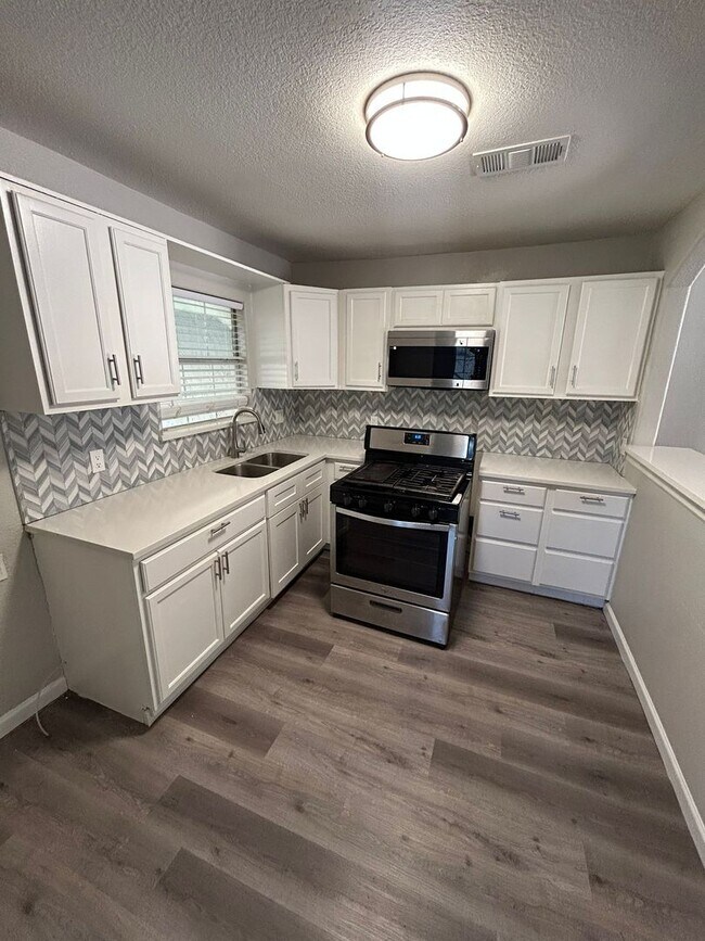 Foto del edificio - 4915 Heyworth Ave