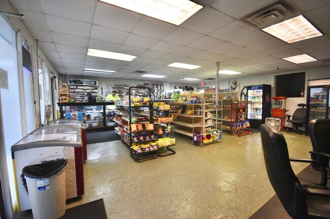 Foto del edificio - 3204 Ferndale Dr