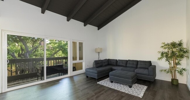 Building Photo - 17181 W Bernardo Dr