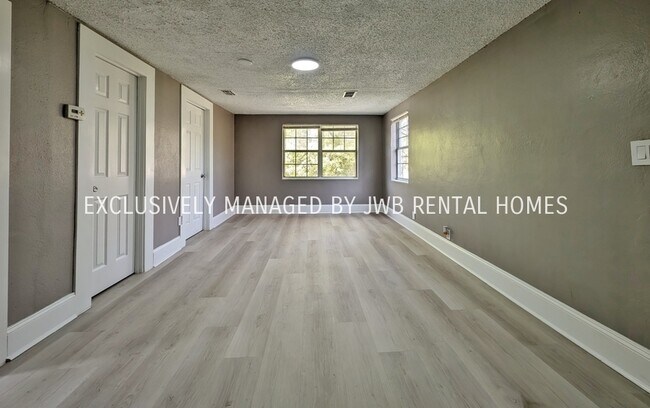 Foto del edificio - 1719 Tyler St