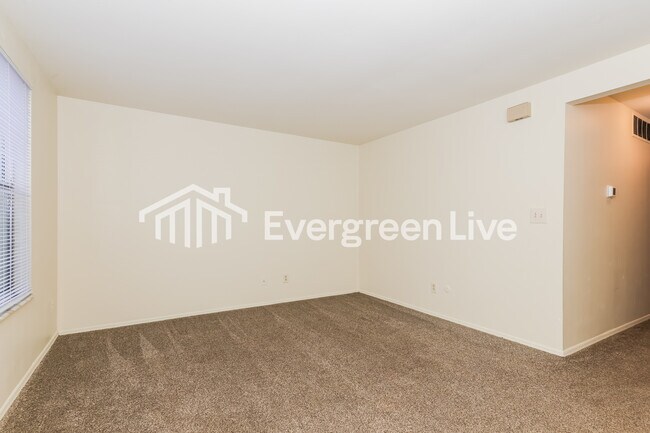 Foto del edificio - 7977 Mt Hood