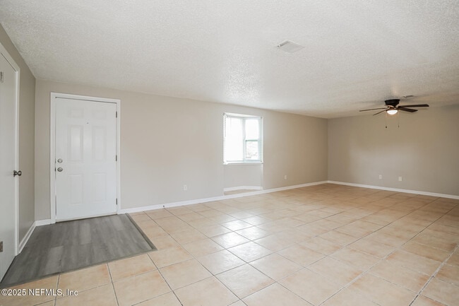 Building Photo - 2766 Frontier Ave
