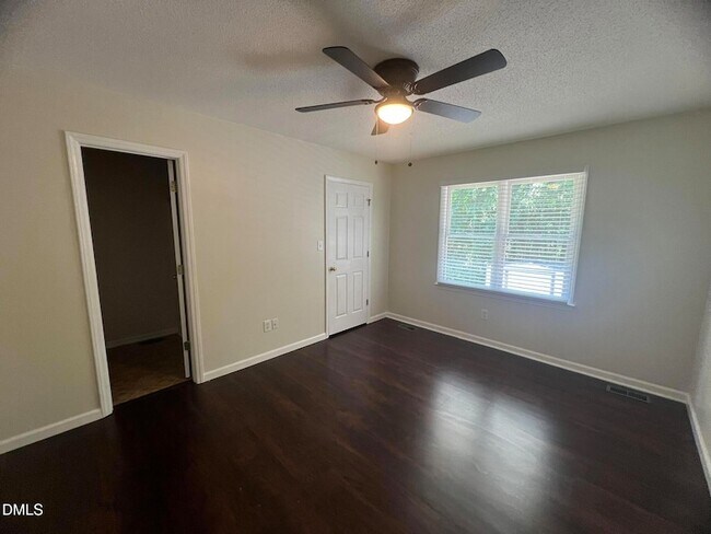 Building Photo - 500 Chinaberry Ln
