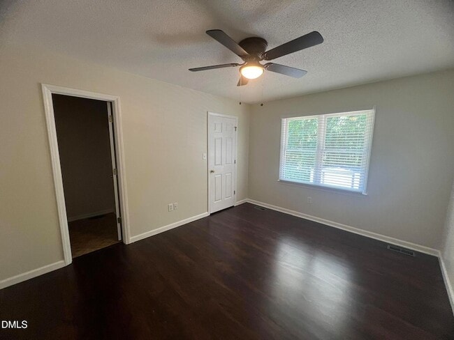 Foto del edificio - 500 Chinaberry Ln