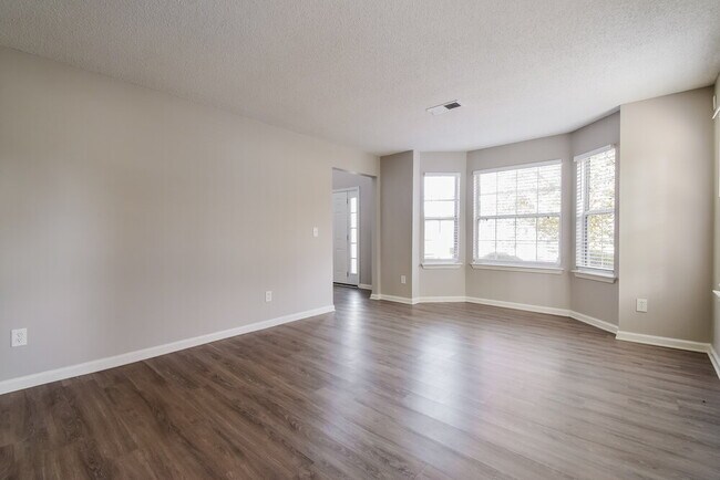Foto del edificio - 3827 Riverview Bend