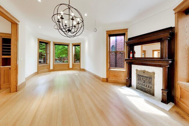 Foto del edificio - 3752 N Wayne Ave