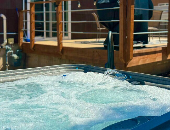 Foto del edificio - 2612 Lark Dr