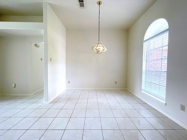 Building Photo - 15514 Heritage Country Ct