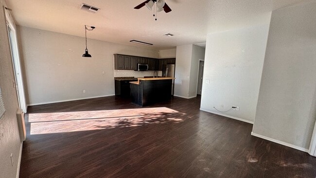 Building Photo - 1221 E Chambers St