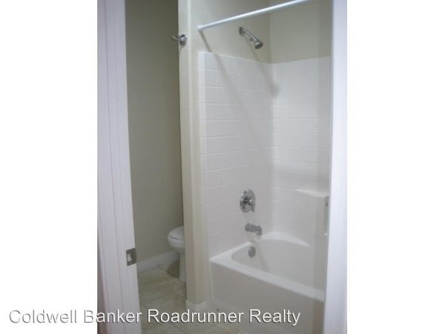 Building Photo - 6437 El Comino Rd