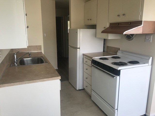 Building Photo - Four Seasons Apartments - 1 bedroom