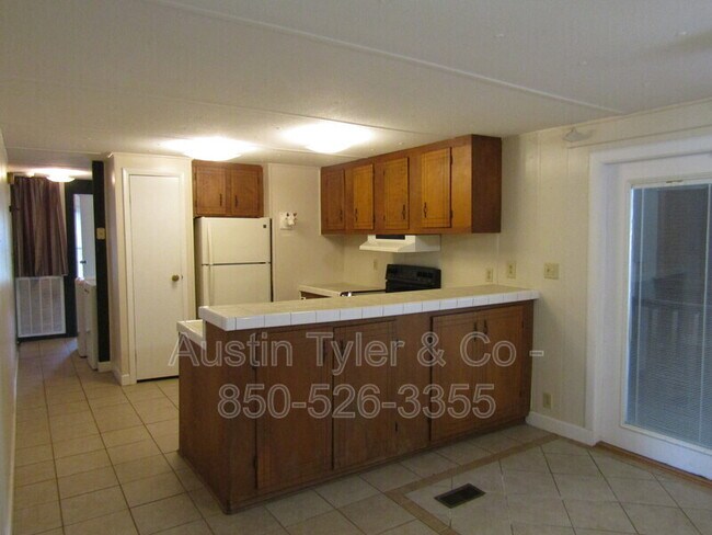 Foto del edificio - 1255 Pond Ln