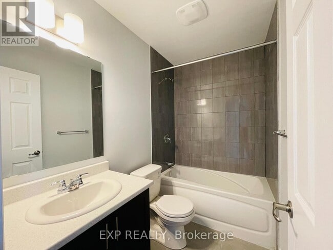 Building Photo - 1406 Hemlock Rd