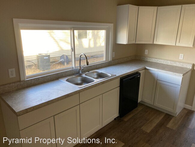 Foto del edificio - 3 br, 1 bath House - 631 SE 27th Ct