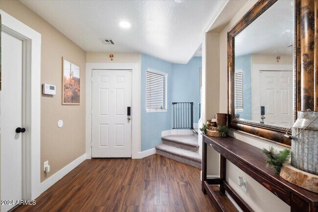 Foto del edificio - 23773 W Hadley St