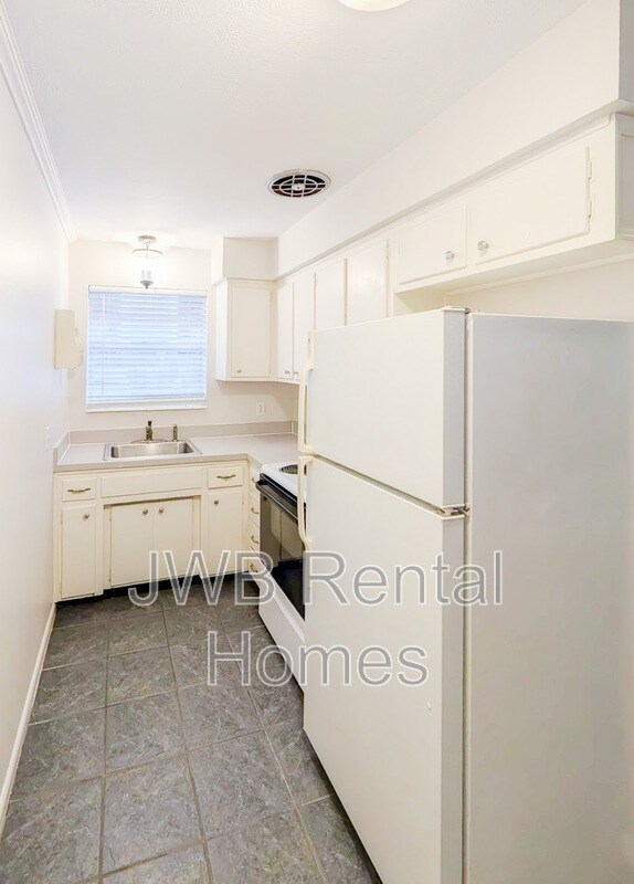 Foto del edificio - 2725 Herschel St