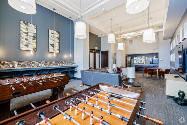 Sala del club - The Edison Apartments