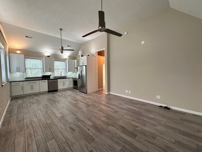 Foto del edificio - Exclusively Offered by Muse Realty Rentals...