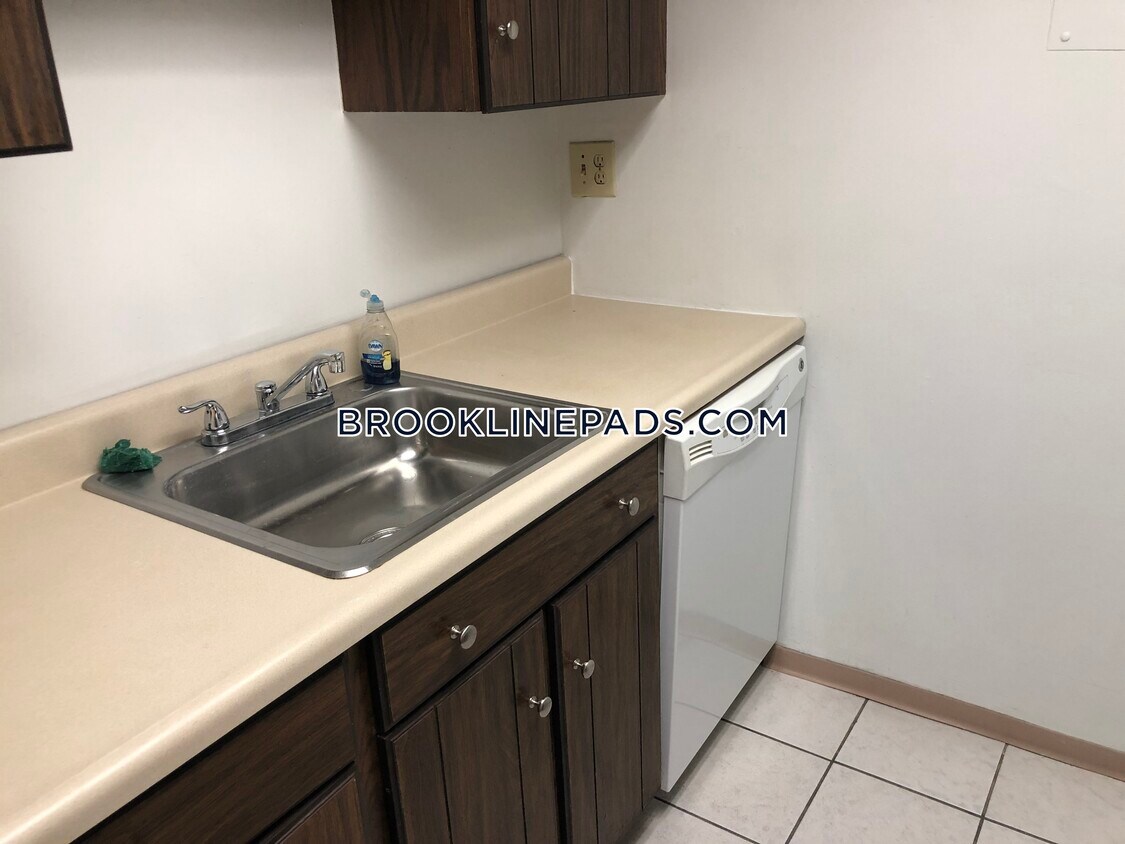 50 Broadlawn Park Unit 307, Newton, MA 02446 Apartment for Rent in