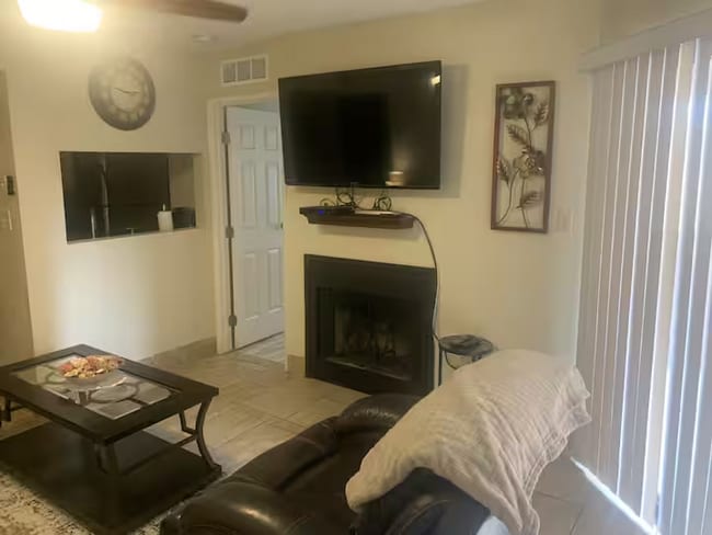 Photo - 1745 E Glenn St Apartment